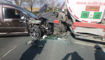 Karambol t&ouml;rt&eacute;nt Bat&eacute; k&ouml;zel&eacute;ben