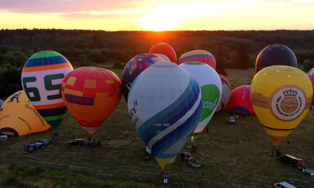 L&aacute;tv&aacute;nyos dr&oacute;nvide&oacute; k&eacute;sz&uuml;lt a Kaposv&aacute;ri Hől&eacute;gballon Bajnoks&aacute;gr&oacute;l &ndash; Meg&eacute;rkezett a Rippl-R&oacute;nai Kupa filmes folytat&aacute;sa