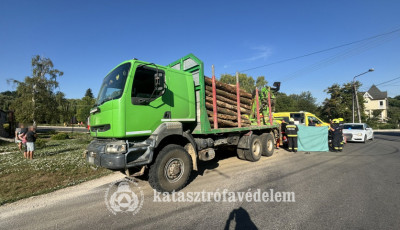 Teheraut&oacute; &eacute;s motor karambolozott Magyarat&aacute;don, mentőhelikoptert kellett h&iacute;vni