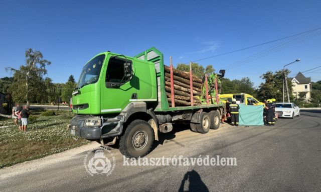 Teheraut&oacute; &eacute;s motor karambolozott Magyarat&aacute;don, mentőhelikoptert kellett h&iacute;vni