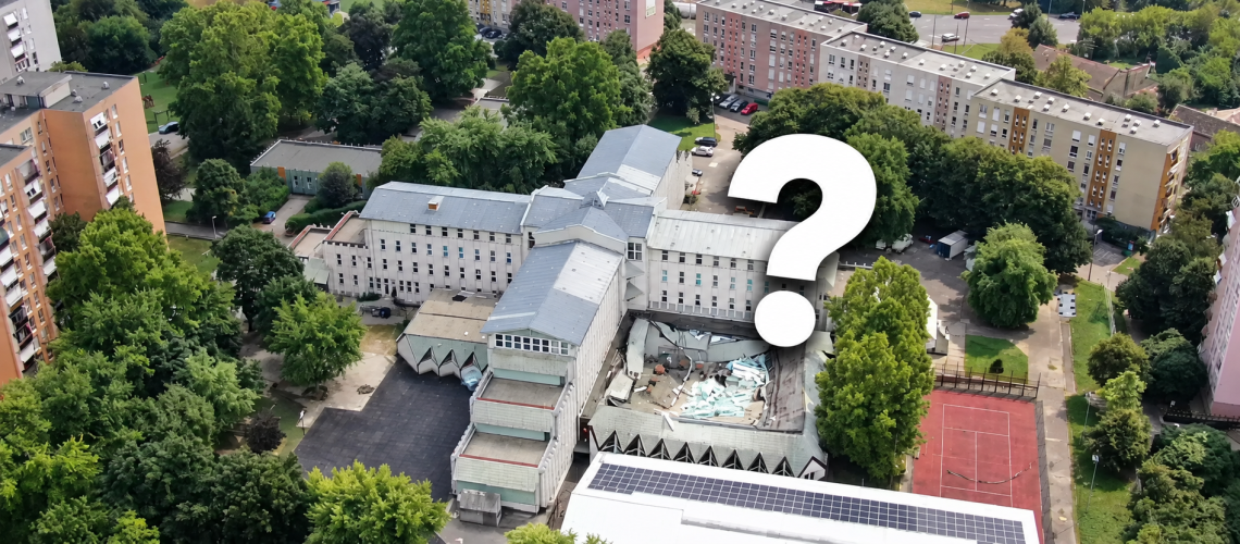 M&eacute;g mindig nincs v&aacute;lasz a Gyakorl&oacute; iskola tornaterm&eacute;nek k&eacute;rd&eacute;s&eacute;re, de &uacute;jra a parlament el&eacute; ker&uuml;l az &uuml;gy