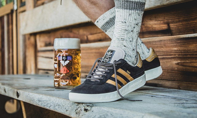 S&ouml;r -&eacute;s h&aacute;ny&aacute;s&aacute;ll&oacute; cipőt dobott ki az Adidas - Itt az &quot;Oktoberfest&quot; PROST!