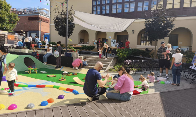 Nem csak a sz&iacute;npadon lesz &eacute;let: ilyen sz&iacute;nes programok v&aacute;runk a 74nullanulla csal&aacute;di napj&aacute;n