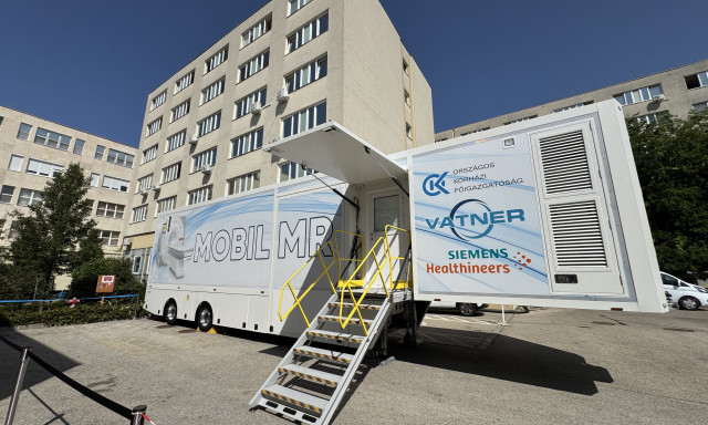 Kaposv&aacute;rr&oacute;l indul&oacute; eg&eacute;szs&eacute;g&uuml;gyi innov&aacute;ci&oacute; - A Vatner MOBIL MR &eacute;s CT eszk&ouml;zei j&aacute;rj&aacute;k az orsz&aacute;got