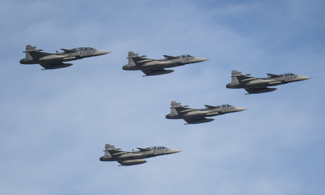 Orosz g&eacute;pek miatt riasztott&aacute;k elősz&ouml;r &eacute;lesen a magyar Gripeneket a Balti-tenger felett
