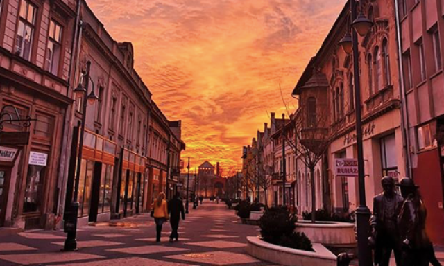 Tűzpirosba &ouml;lt&ouml;z&ouml;tt tegnap az &eacute;g Kaposv&aacute;r felett