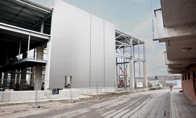 Bőv&uuml;l a Kom&eacute;ta - 45 milli&aacute;rdos fejleszt&eacute;st hajtanak v&eacute;gre