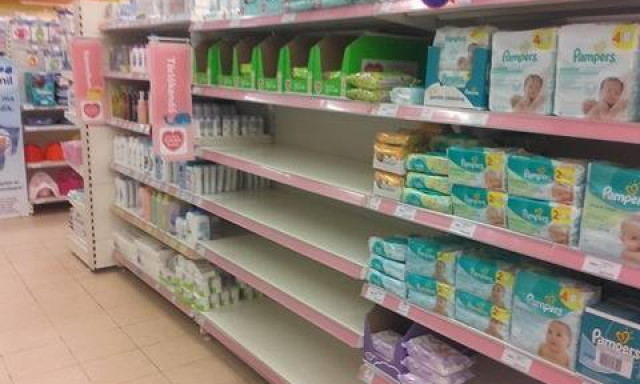 Egyre t&ouml;bb az &uuml;res polc a Tescoban - Febru&aacute;r 6-&aacute;n kivonulnak Kaposv&aacute;rr&oacute;l is?