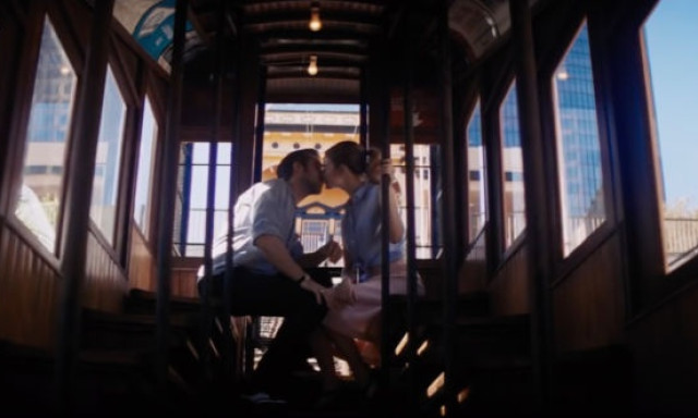 Ryan Gosling &eacute;s Emma Stone &uacute;jra egy p&aacute;rt alkot a nagyv&aacute;sznon -  itt az első trailer