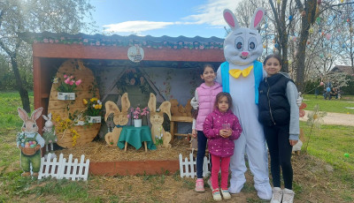 Nyuszisimogat&aacute;s, toj&aacute;skeres&eacute;s &eacute;s k&ouml;z&ouml;s j&aacute;t&eacute;kok: ilyen volt a h&uacute;sv&eacute;ti k&ouml;z&ouml;ss&eacute;gi d&eacute;lut&aacute;n Zselickertv&aacute;rosban