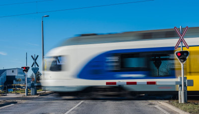 Embert g&aacute;zolt a Balaton InterCity Si&oacute;fokn&aacute;l vas&aacute;rnap este