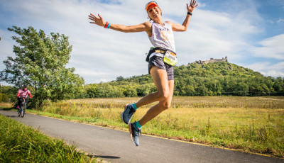 Rekordl&eacute;tsz&aacute;m v&aacute;rhat&oacute; a jubileumi Ultrabalatonon