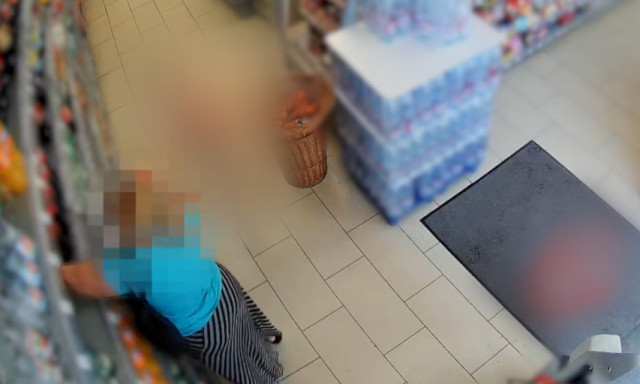 Mama, anyuka, unoka egy&uuml;tt fosztogatt&aacute;k a kaposv&aacute;ri boltokat - VIDE&Oacute;