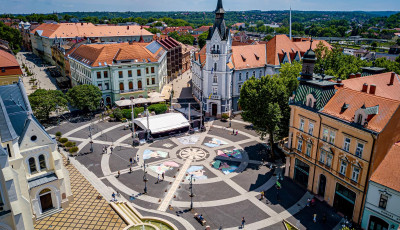 Autentikus t&eacute;rfest&eacute;ssel robbant be a Rippl-R&oacute;nai Fesztiv&aacute;l