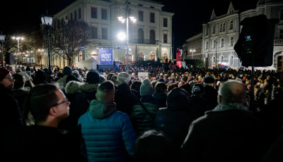 &Uacute;jra Kaposv&aacute;rra &eacute;rkezik Magyar P&eacute;ter