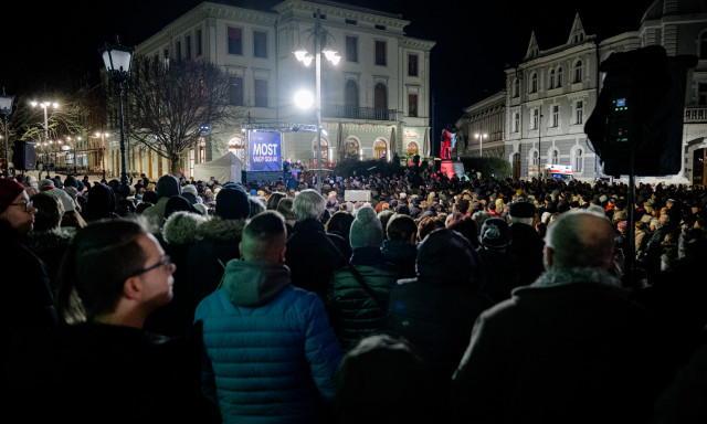 &Uacute;jra Kaposv&aacute;rra &eacute;rkezik Magyar P&eacute;ter