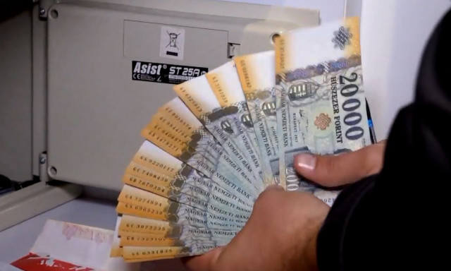 Nem csak a bev&eacute;tel, hanem 14 milli&oacute; forint ad&oacute; is a kaposv&aacute;ri &eacute;p&iacute;t&eacute;si v&aacute;llalkoz&oacute;n&aacute;l maradt