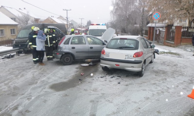 H&aacute;rmas karambol Kaposv&aacute;ron