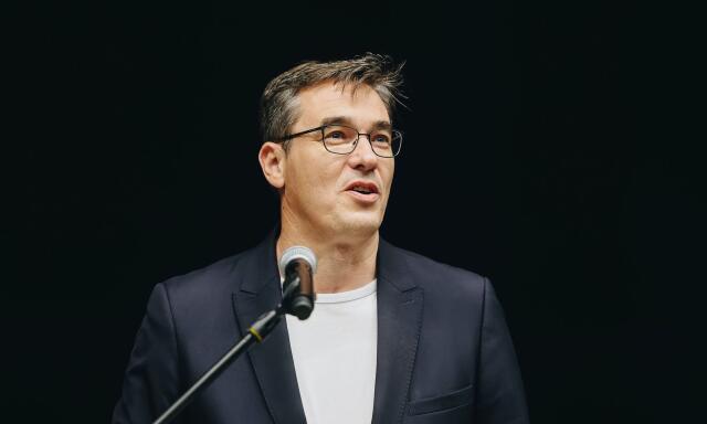 K&oacute;rh&aacute;zba ker&uuml;lt Kar&aacute;csony Gergely