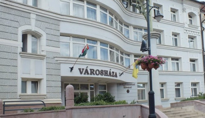 &Uuml;gyf&eacute;lfogad&aacute;si sz&uuml;net lesz a V&aacute;rosh&aacute;z&aacute;n