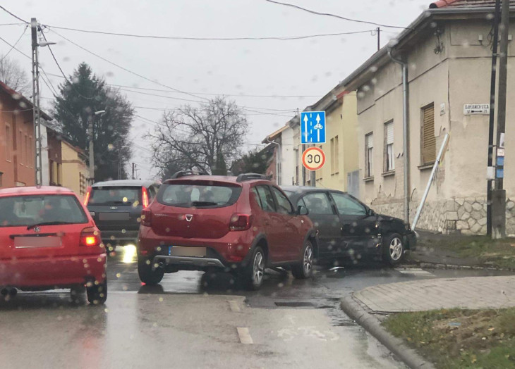 Dupla balesettel indult az első decemberi hét Kaposváron