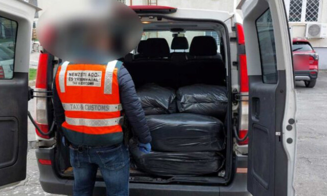 Kaposv&aacute;r mellett kapt&aacute;k el t&ouml;bb mint 500 kg ad&oacute;zatlan v&aacute;gott doh&aacute;nnyal