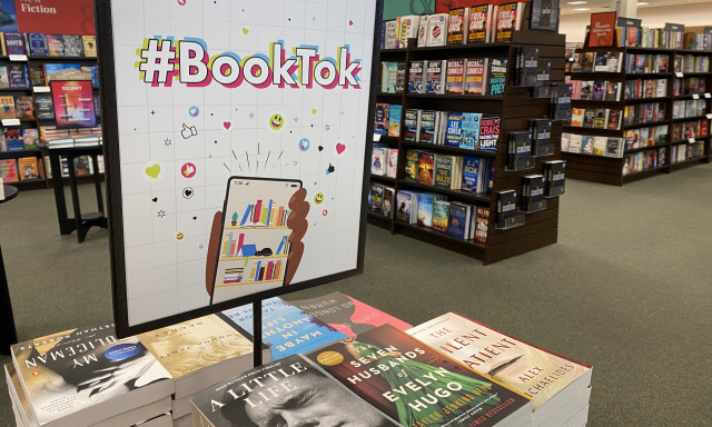 A k&ouml;nyvpiacot is felforgatta a TikTok