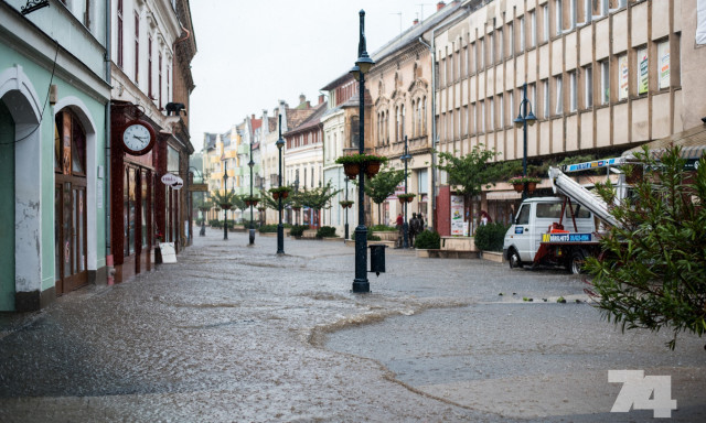 Kaposv&aacute;rra is ilyet! - Kifejlesztett&eacute;k a betont, ami &uacute;gy sz&iacute;vja mag&aacute;ba a vizet, mint a szivacs