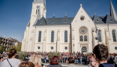 Szinte megtelt a Kossuth t&eacute;r a Zene Vil&aacute;gnapj&aacute;n