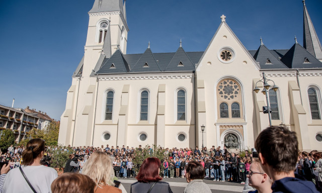 Szinte megtelt a Kossuth t&eacute;r a Zene Vil&aacute;gnapj&aacute;n