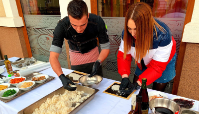 &Iacute;gy k&eacute;sz&iacute;ts sushit otthon like a pro! Hasznos tippek a Corner konyhafőn&ouml;k&eacute;től