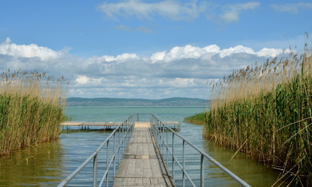 C&aacute;folt&aacute;k a Balaton kisz&aacute;rad&aacute;s&aacute;r&oacute;l sz&oacute;l&oacute; h&iacute;reket, r&aacute;ad&aacute;sul jelenleg nincs is alacsony v&iacute;zszint sem