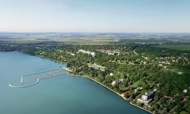 Fesz&uuml;lts&eacute;g a Balatonn&aacute;l: lez&aacute;rhatj&aacute;k a szabad lej&aacute;r&oacute;kat, tiltakoznak a helyiek
