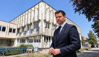 Vit&eacute;zy D&aacute;vidhoz ker&uuml;lt a G&eacute;p&eacute;sz &uuml;gye, megold&aacute;st kell tal&aacute;lnia a fel&uacute;j&iacute;t&aacute;s befejez&eacute;s&eacute;re