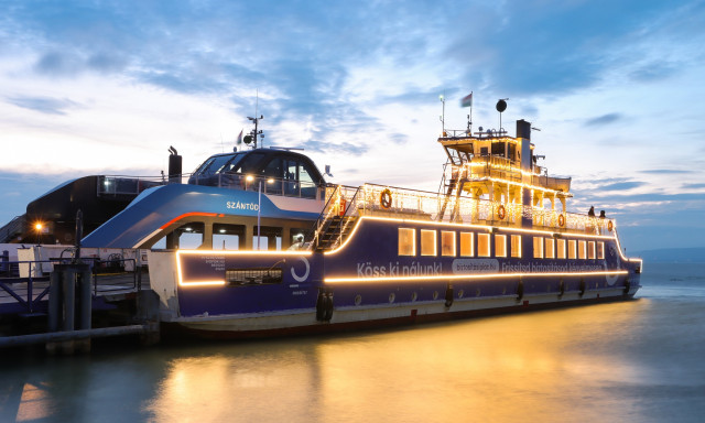 Id&eacute;n ism&eacute;t utazhatunk a balatoni F&eacute;nykompon