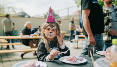 Ezek&eacute;rt pillanatok&eacute;rt csin&aacute;ltuk a 74nullanulla Tavaszk&ouml;sz&ouml;ntőj&eacute;t &ndash; VIDE&Oacute;