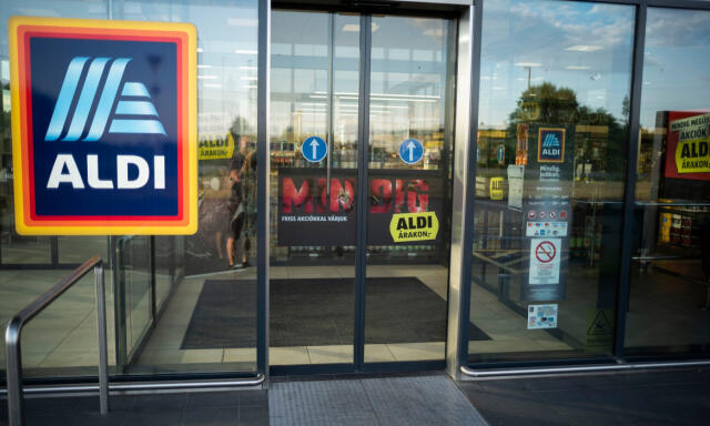 Sp&oacute;rol&aacute;s kezdőd&ouml;tt az ALDI &uuml;zleteiben - 500 term&eacute;kkel kevesebb v&aacute;laszt&eacute;k, t&ouml;bb raklap, kevesebb polc