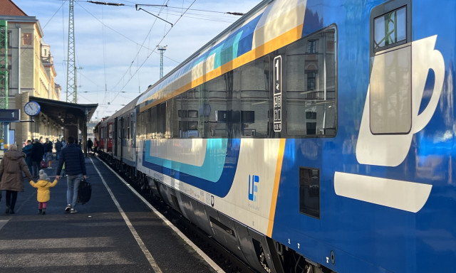Vaks&ouml;t&eacute;tben kellett utazniuk az egyik M&Aacute;V j&aacute;raton vas&aacute;rnap a kaposv&aacute;ri utasoknak