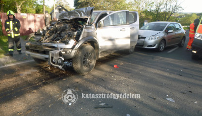 H&aacute;rmas karambol t&ouml;rt&eacute;nt a 67-es fő&uacute;ton