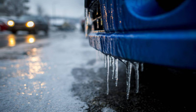 &Oacute;nos eső &eacute;s havaz&aacute;s is j&ouml;n: figyelmeztet&eacute;st adtak ki t&ouml;bb v&aacute;rmegy&eacute;re, d&eacute;len reggel riaszt&aacute;s is &eacute;rv&eacute;nyben van
