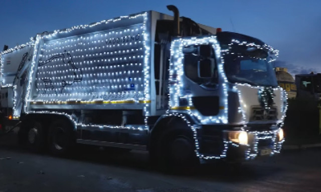 F&eacute;nyben &uacute;sz&oacute; kuk&aacute;saut&oacute; j&aacute;rja be Kaposv&aacute;rt