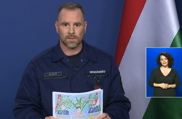 Gál Kristóf vette a lapot. És a kifestőt