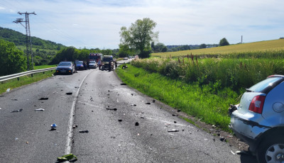 Hal&aacute;los baleset Tab hat&aacute;r&aacute;ban: egy aut&oacute; &eacute;s egy motor &uuml;tk&ouml;z&ouml;tt cs&uuml;t&ouml;rt&ouml;k&ouml;n